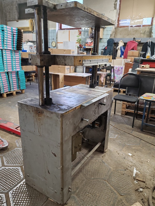 Обжимной пресс 2БПК-7