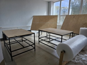 Широкие наклонные столы