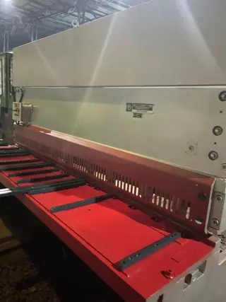 Гидромеханическая гильотина Strojarne piesok 10 x 3150 мм без наработки