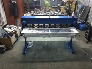 Станок для нанесения ребер жесткости Z1300