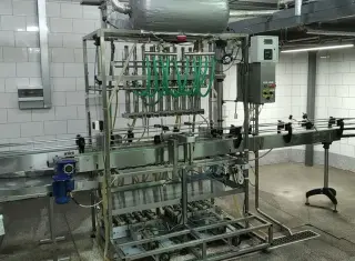 Линия розлива газированных напитков. Формат бутылок: 1,0-1,7л. ПЭТ – «детское шампанское», 1,5-2,0л. ПЭТ – квас и газнапитки. В хорошем