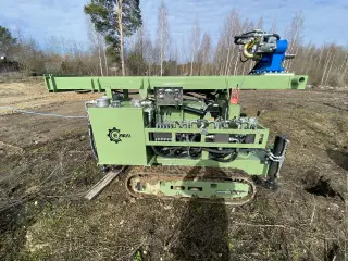 Дизельная самоходная буровая установка на гусеничном ходу