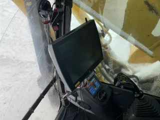 Гусеничный харвестер Камацу с харвестерным агрегатом Понссе H7D 2018 года