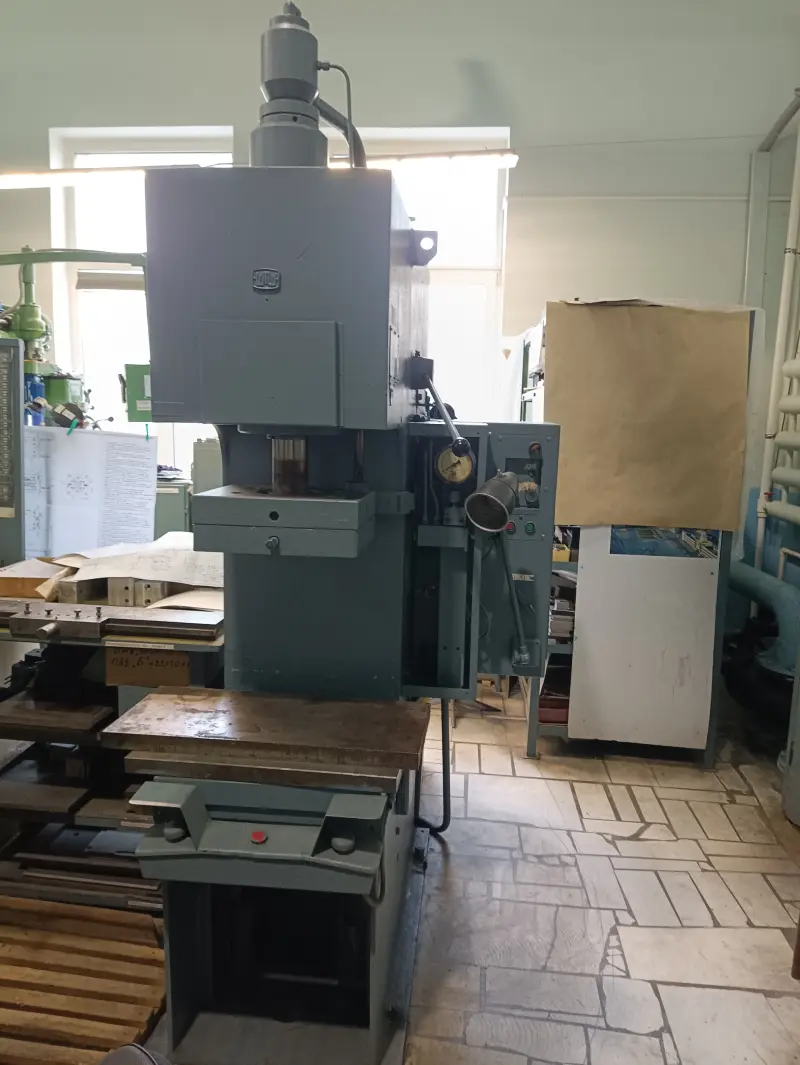 PYE 10 S1M пресс гидравлический