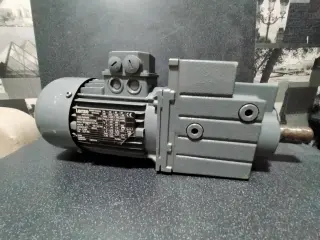 Мотор-редуктор Lenze EN60034 новый