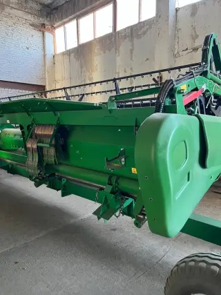 Зерновая жатка John Deere 725X