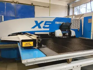 Револьверный координатно-пробивной пресс FINN-POWER X5