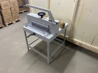 Резак для бумаги гильотинный IDEAL 4705