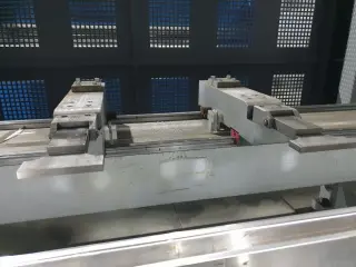 LVD PPED 165 / 30 пресс листогибочный (листогиб) с ЧПУ 6 осей 2021г.в