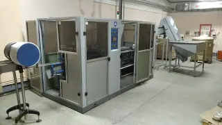 Линия розлива газированных напитков. Формат бутылок: 1,0-1,7л. ПЭТ – «детское шампанское», 1,5-2,0л. ПЭТ – квас и газнапитки. В хорошем