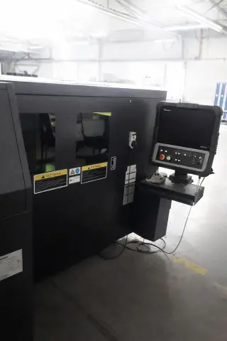 Волоконный лазер AMADA LCG 3015 AJ