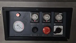 Двухкамерная вакуум-упаковочная машина HVC-610S/2A