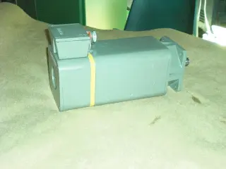 Сервомотор от круглошлифовального станка STUDER S40, siemens 1FT5064-0AC01-2