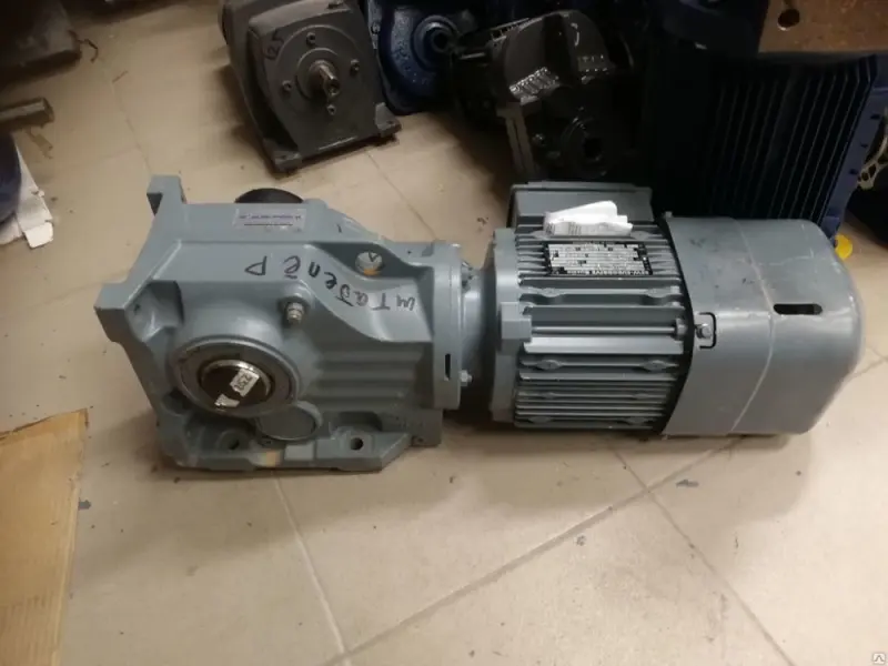 Мотор-редуктор SEW-EURODRIVE KH67B У3