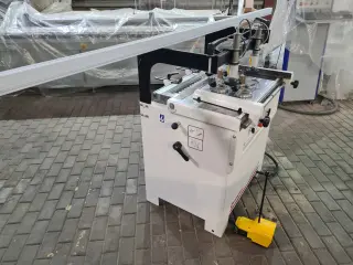 Сверлильно присадочный станок SCM advance 21