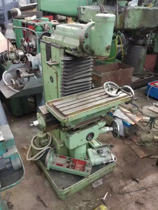 универсальный фрезерный станок ФС-250
