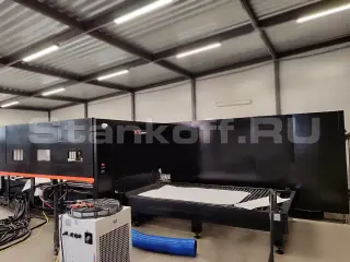 Оптоволоконный лазер в кабине для листов и труб XTC-1530GT/3000 Raycus