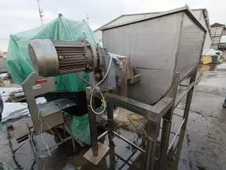 Смеситель сыпучих 1000л с транспортером