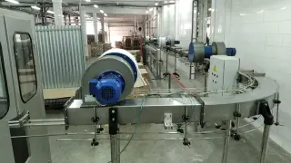 Линия фасовки газированных напитков формат 0,5-1,0-1,5 литра ПЭТ в хорошем рабочем состоянии (без упаковщика)