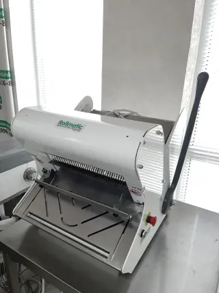 Хліборізка Rollmatic CLK420 Refurbished