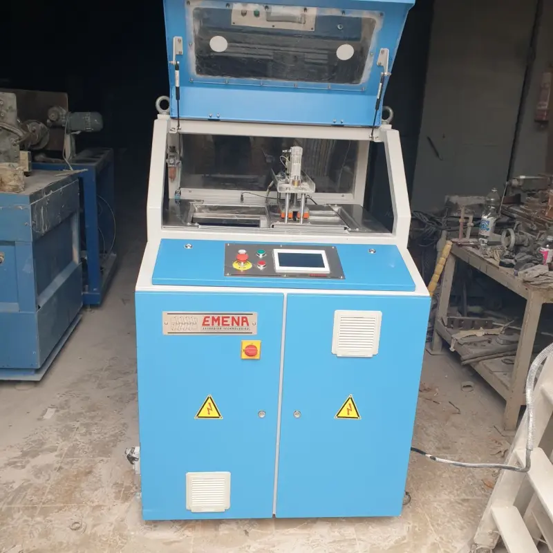 Сверлильный станок с сервоприводом
