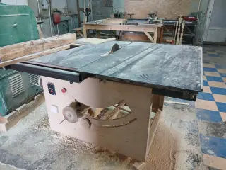 Распиловочный станок