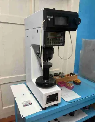 Твердомер ит 5010-01М по Виккерс HV Бринель HB