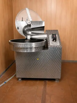 Куттер 65 л