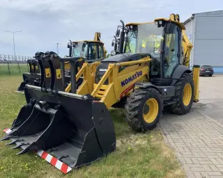Экскаватор-погрузчик Komatsu WB93R-8EO