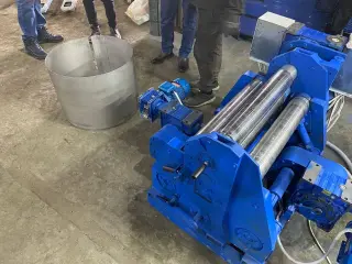 Вальцовочный четырехвалковый станок 1000*4