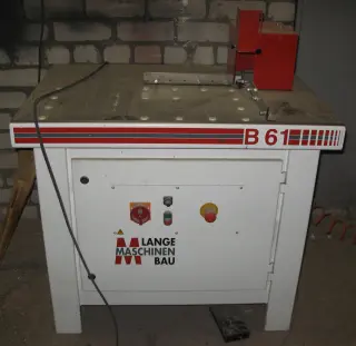LANGЕ MАSСНINEN BAU B61