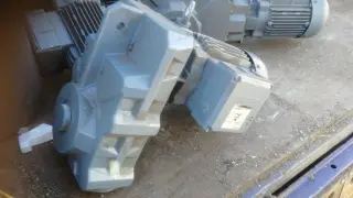 Мотор‑редуктор Bauer BF30‑04/D09LA4/C3 (геликоидальный) 1,5 вт 25 об в мин