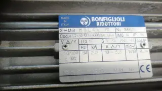 Мотор-редуктор Bonfiglioli A70 4UR S3 i-238.6, двиг 2.2 квт