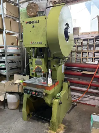 Кривошипный пресс Yangli J23-25D