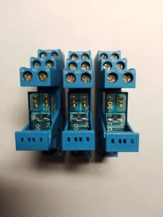 Finder Typ 40.52+Typ 90.95+Typ 99.80 Реле 8A 250V Катушка 24VDC