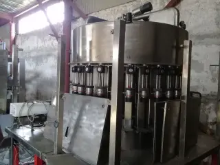 Автомат розлива для розлива водки, вина, соков