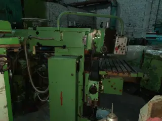 Широкоуниверсальный фрезерный станок FUS-32