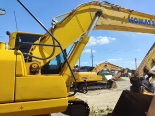 Экскаватор KOMATSU PC220-8MO