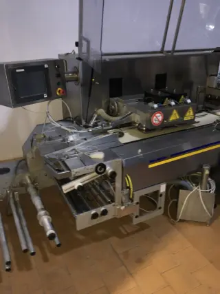 горизонтальная упаковочная машина (флоу-пак) ILAPAK DELTA 3000 TDR B DX