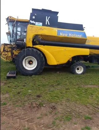 Зерноуборочный комбайн New Holland CS660