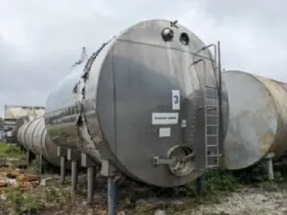 Емкости нержавеющие, объем -25 куб.м., горизонтальные, термос