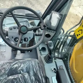 Экскаватор колесный MGCM EX18D