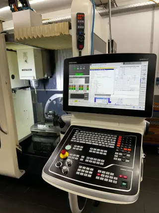 5-осевой вертикальный обрабатывающий центр DMG MORI DMU 50
