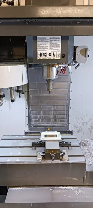 Обрабатывающий центр с ЧПУ HAAS VF-1