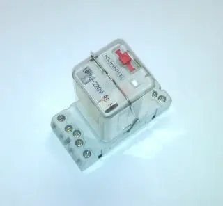 Реле Kuhnke UF3G AC N с монтажной колодкой