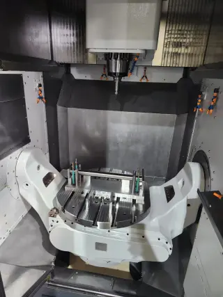 5-ти осевой центр DN SOLUTIONS DVF 6500