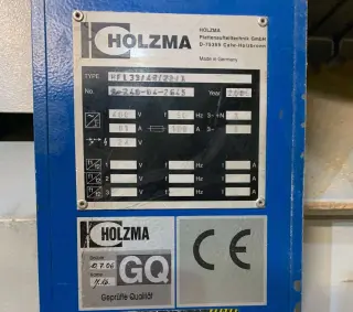 Раскроечный центр с задней загрузкой Holzma HPL 33