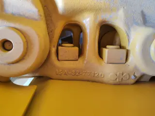 Гусеница 175-32-02661 Komatsu 2ШТ