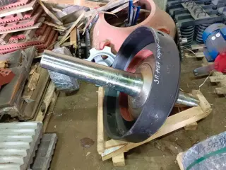 Конус дробящий в сборе КСД-900, СМД-120