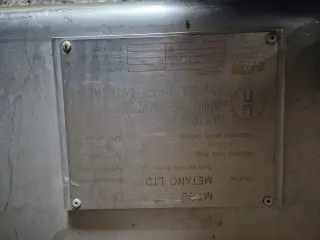 Емкость нерж 1000 л, с опорами под погрузчик
